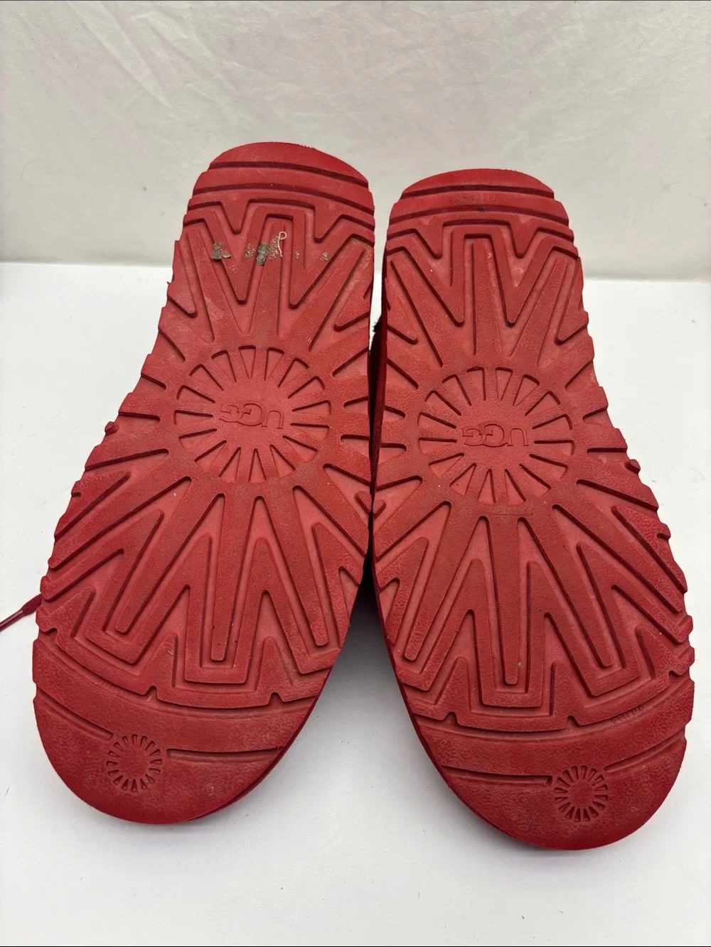 UGG Neumel Men's Red Suede Lace-Up Boots, SZ 9, box 1 G